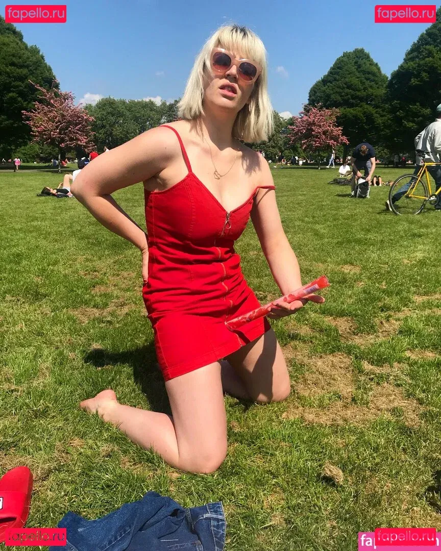 Rebecca Lucy Taylor Onlyfans Photo Gallery 