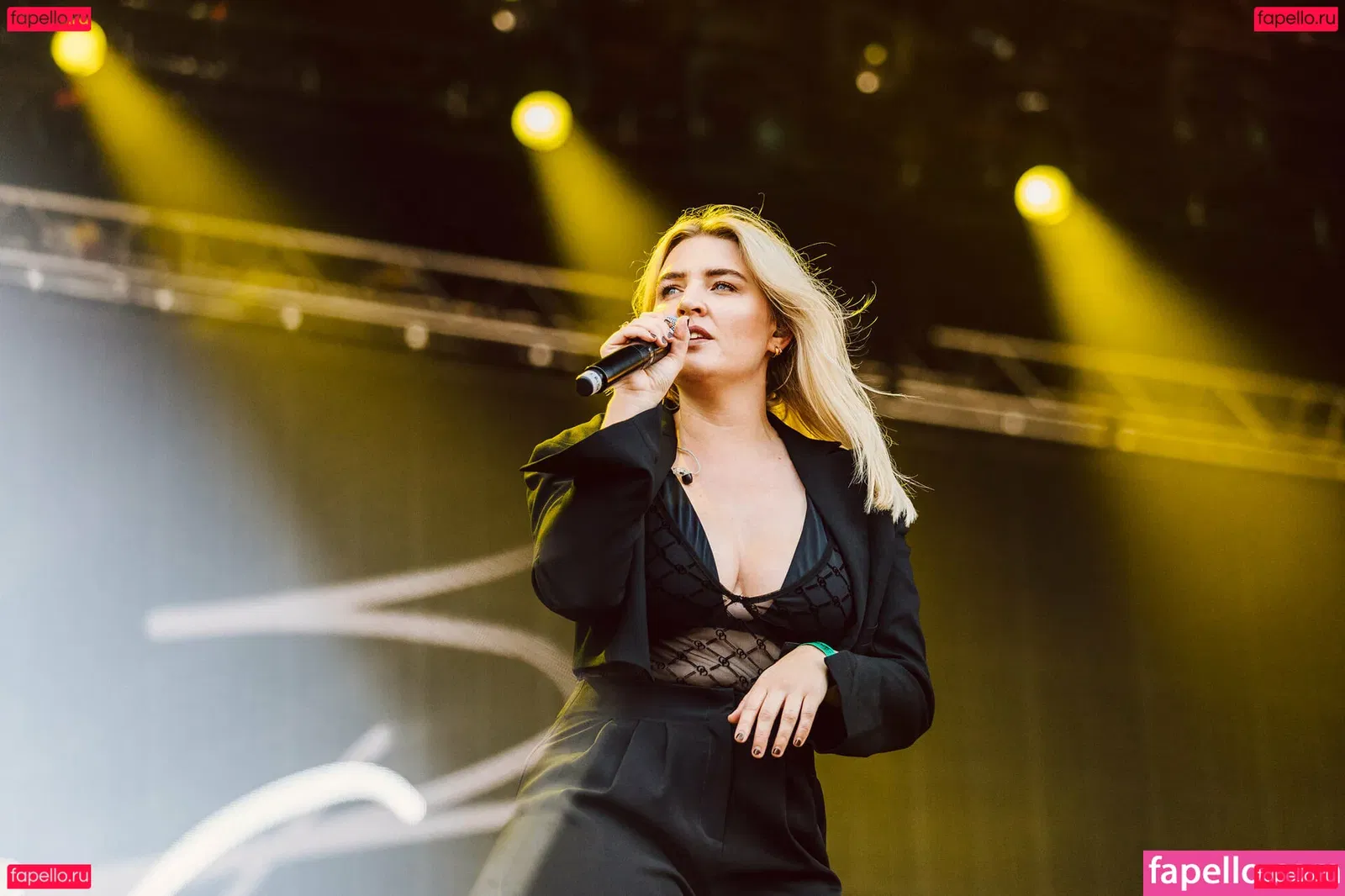 Rebecca Lucy Taylor Onlyfans Photo Gallery 