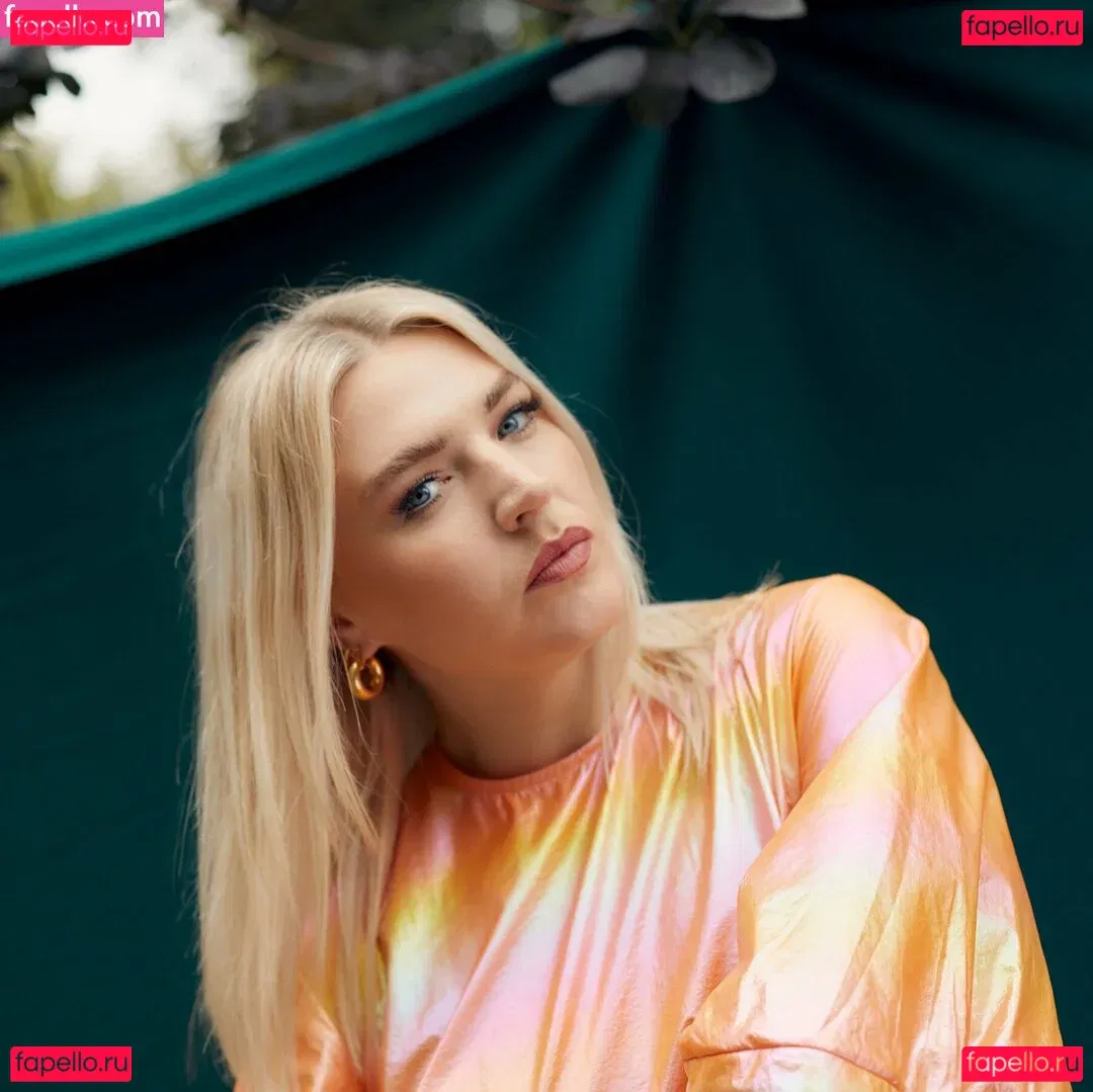 Rebecca Lucy Taylor Onlyfans Photo Gallery 