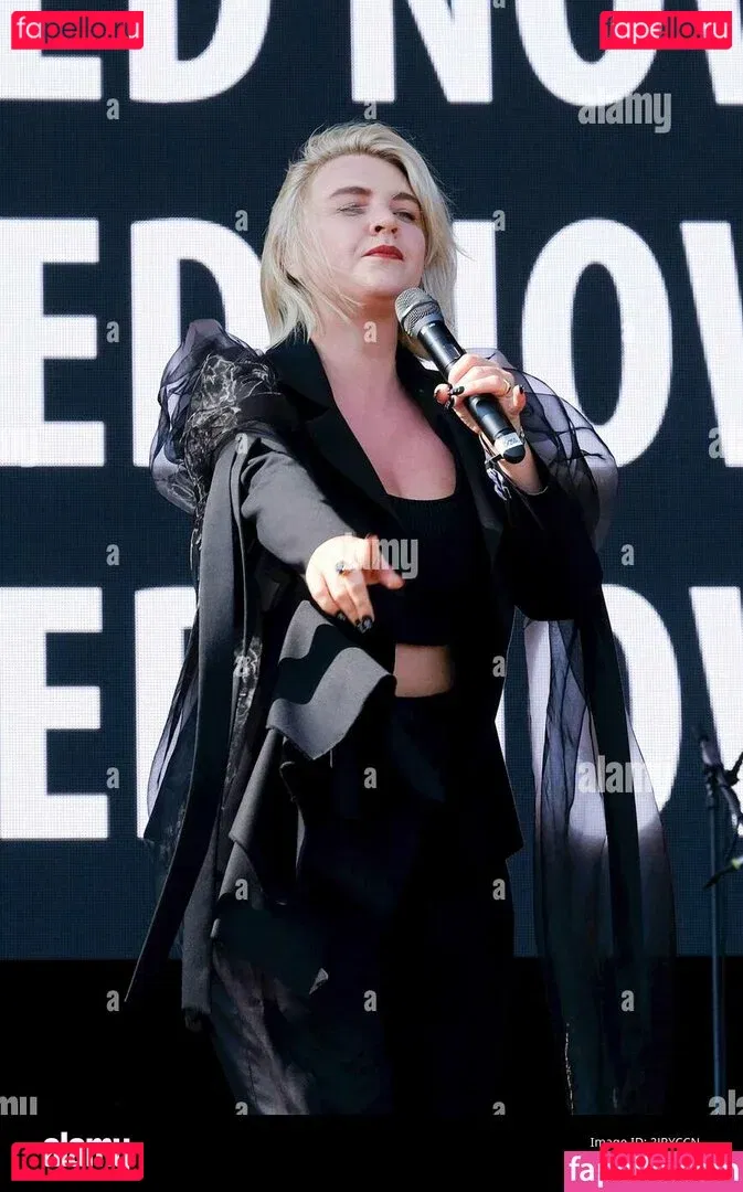 Rebecca Lucy Taylor Onlyfans Photo Gallery 