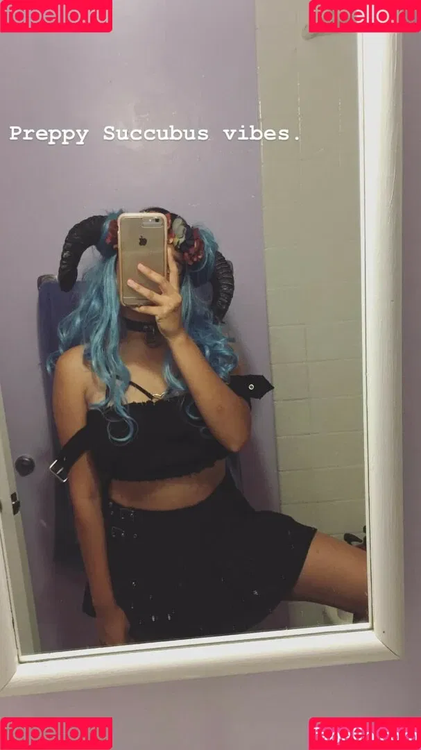 Youniklunatik Onlyfans Photo Gallery 