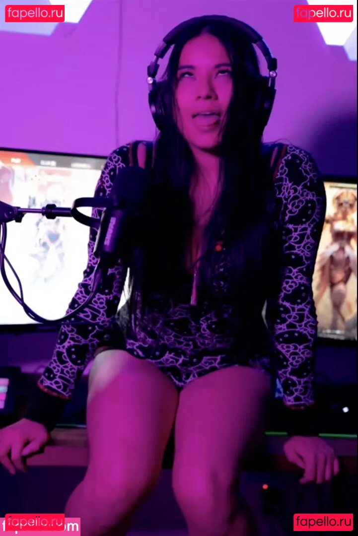 Youniklunatik Onlyfans Photo Gallery 