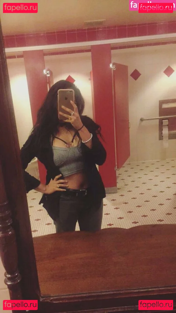 Youniklunatik Onlyfans Photo Gallery 