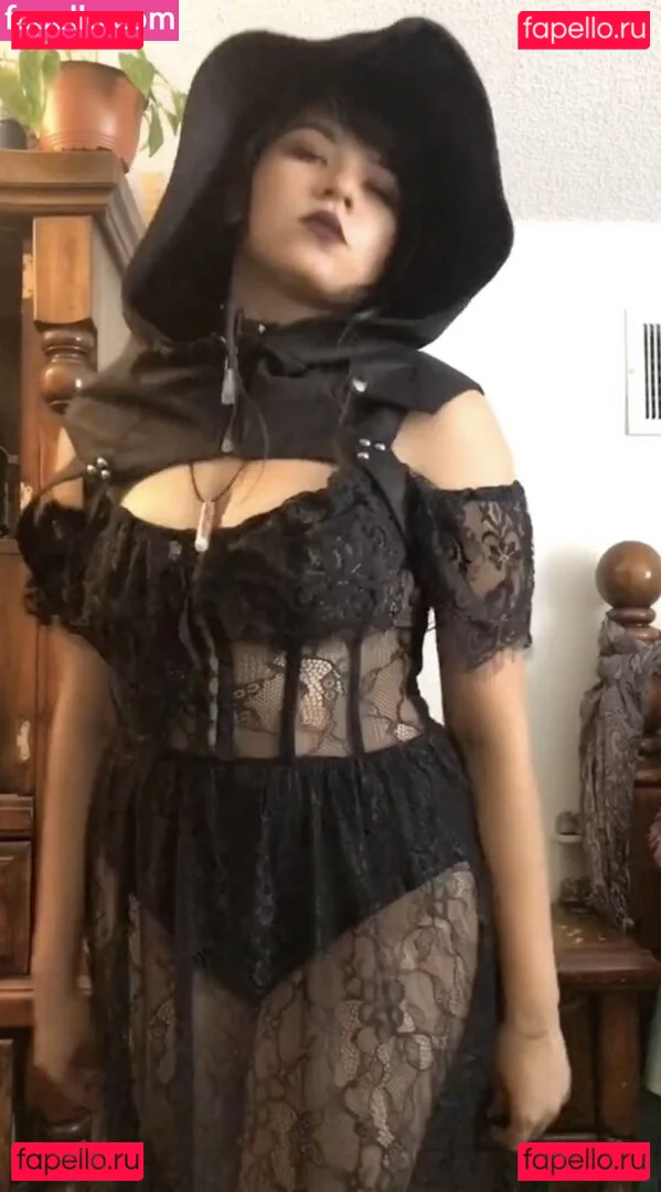 Youniklunatik Onlyfans Photo Gallery 