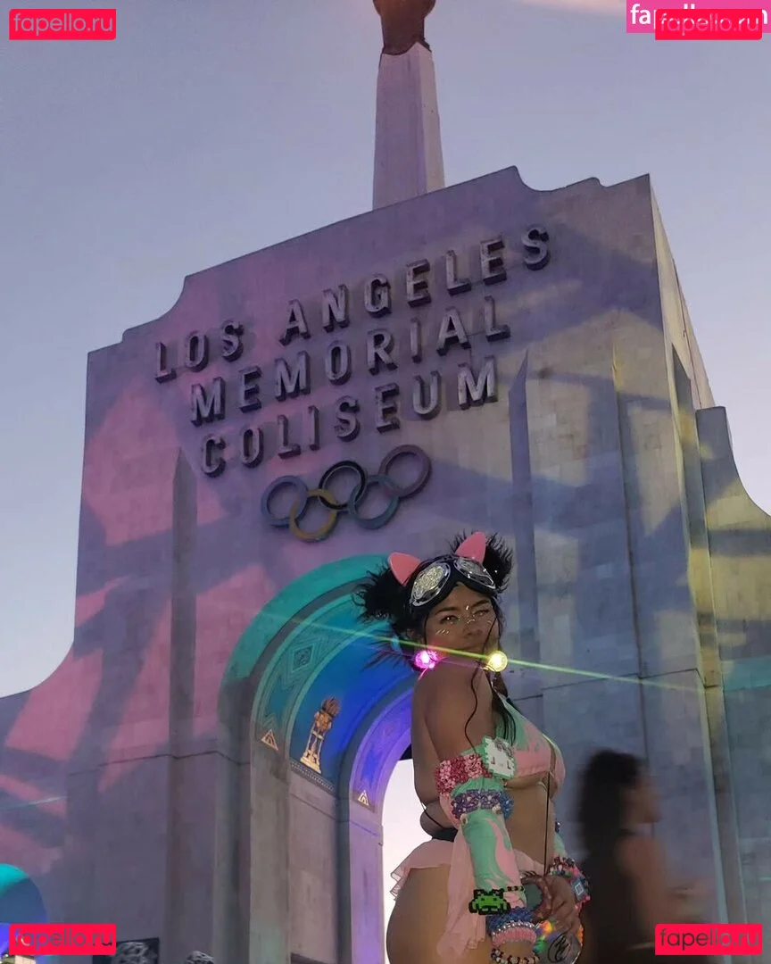 Youniklunatik Onlyfans Photo Gallery 