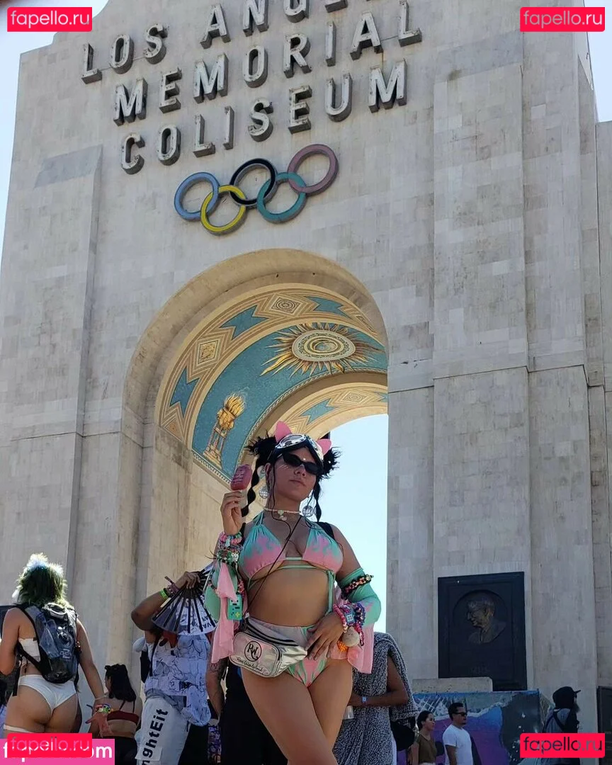 Youniklunatik Onlyfans Photo Gallery 