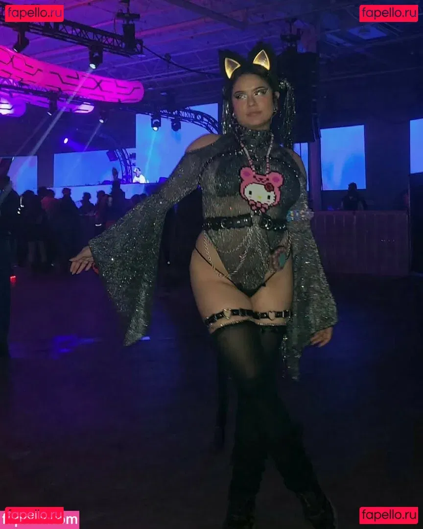 Youniklunatik Onlyfans Photo Gallery 