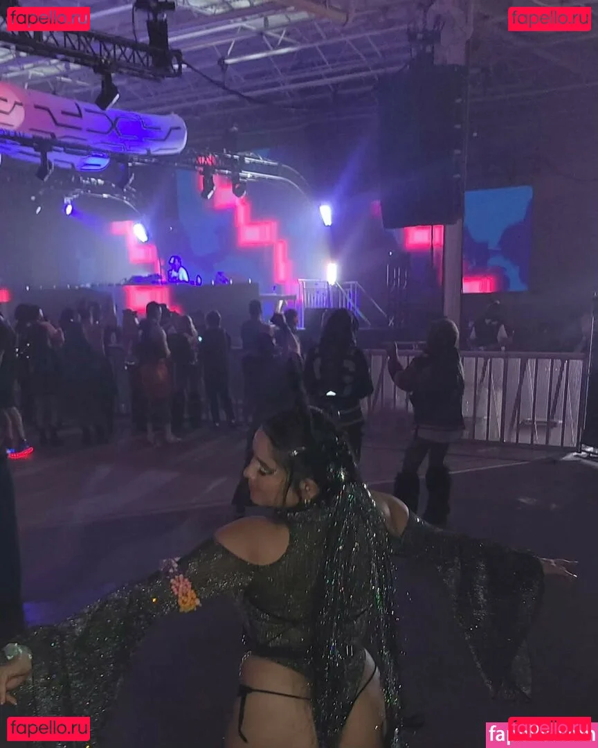 Youniklunatik Onlyfans Photo Gallery 