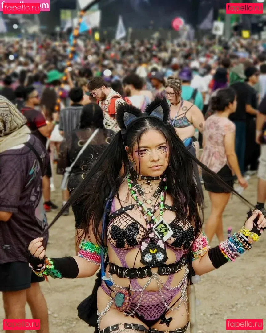 Youniklunatik Onlyfans Photo Gallery 