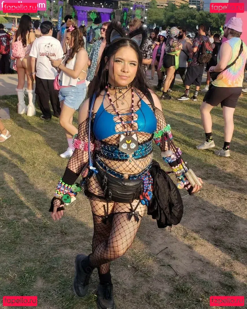 Youniklunatik Onlyfans Photo Gallery 