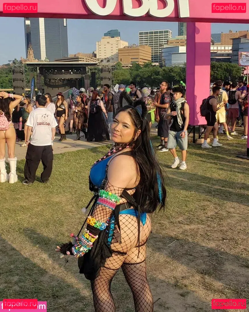 Youniklunatik Onlyfans Photo Gallery 