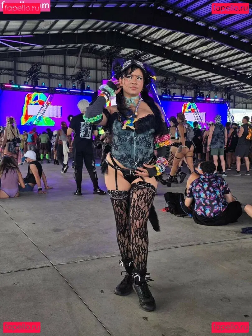 Youniklunatik Onlyfans Photo Gallery 