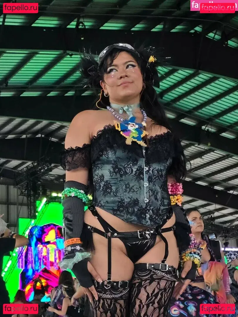 Youniklunatik Onlyfans Photo Gallery 