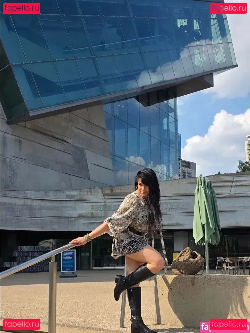 Youniklunatik Onlyfans Photo Gallery 