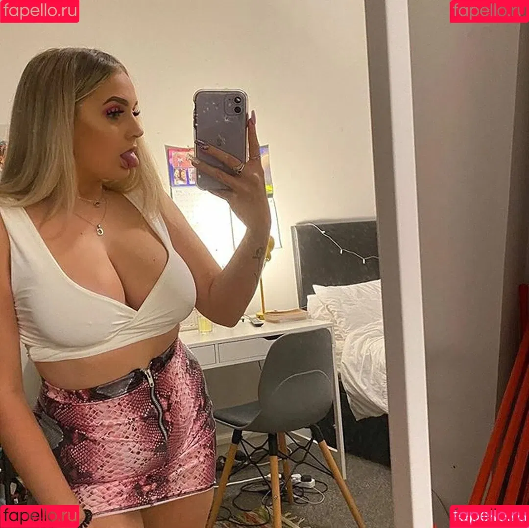 Cerys Lilly Onlyfans Photo Gallery 