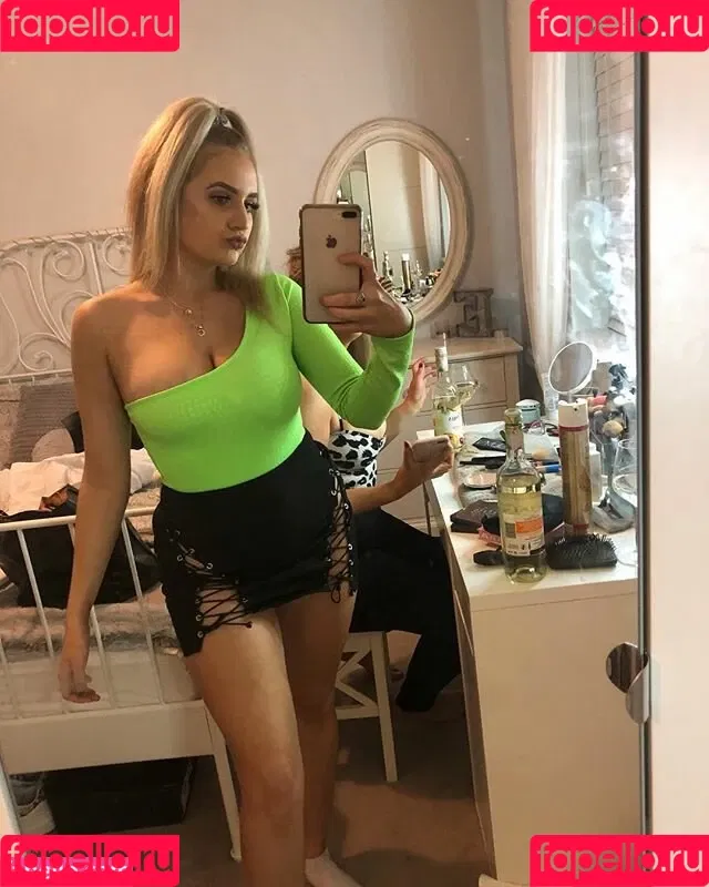 Cerys Lilly Onlyfans Photo Gallery 