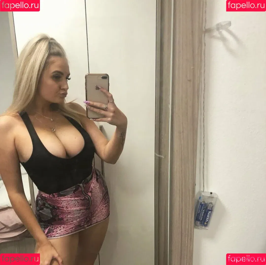 Cerys Lilly Onlyfans Photo Gallery 