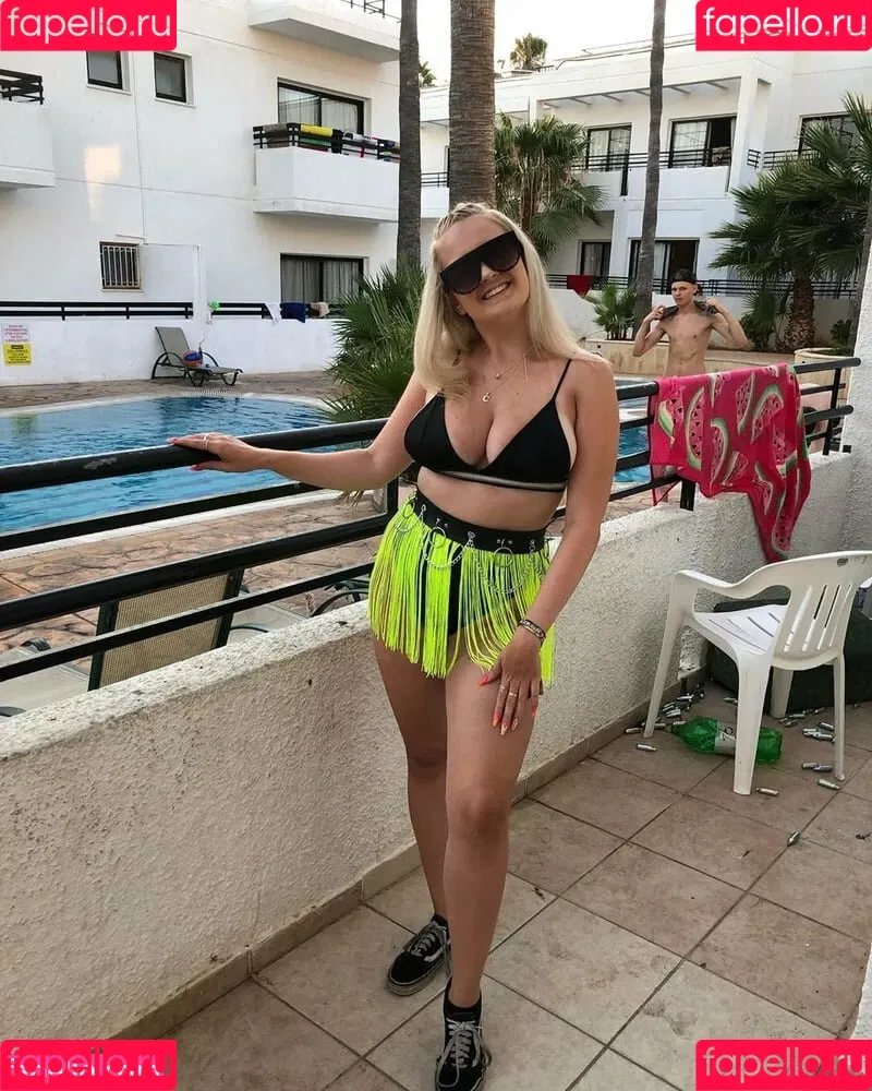 Cerys Lilly Onlyfans Photo Gallery 