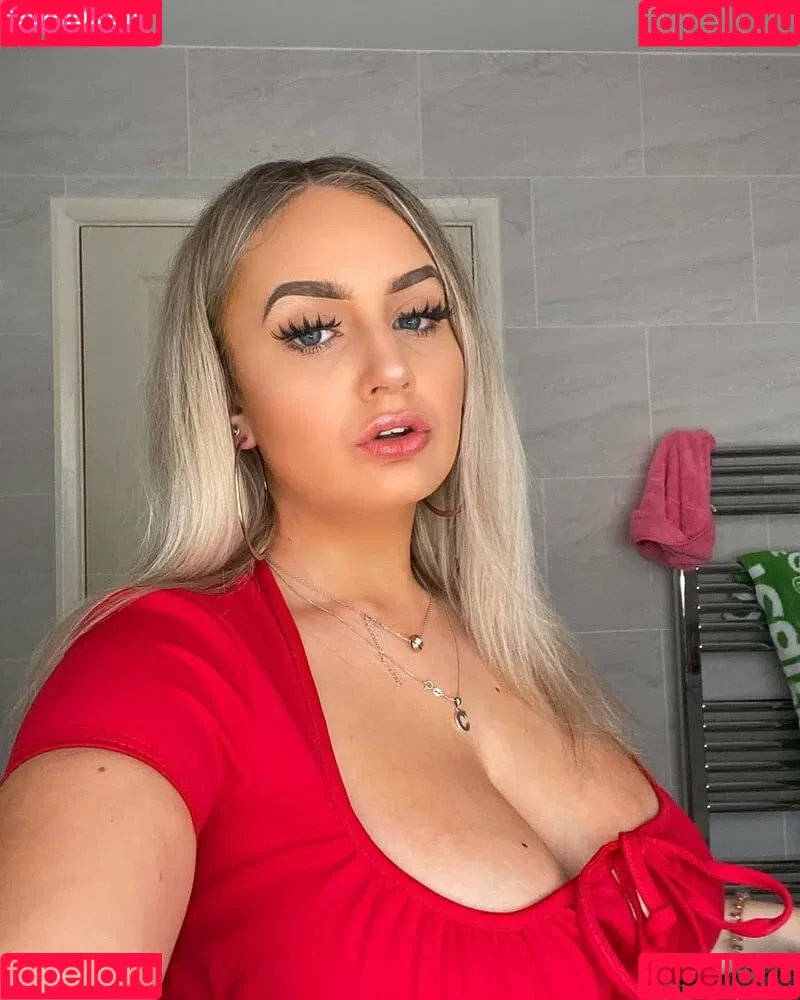 Cerys Lilly Onlyfans Photo Gallery 
