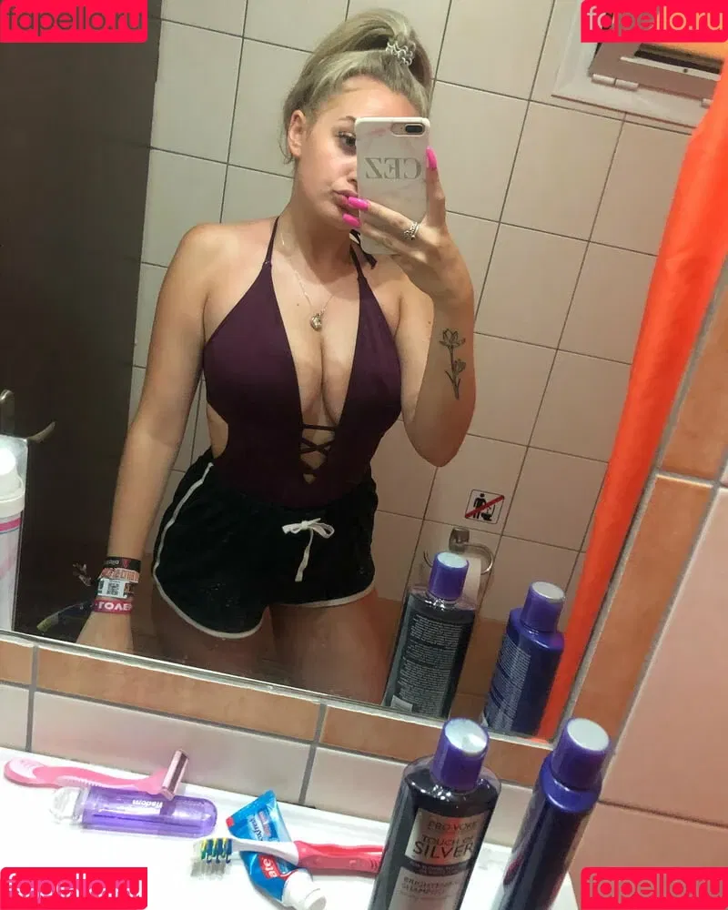 Cerys Lilly Onlyfans Photo Gallery 