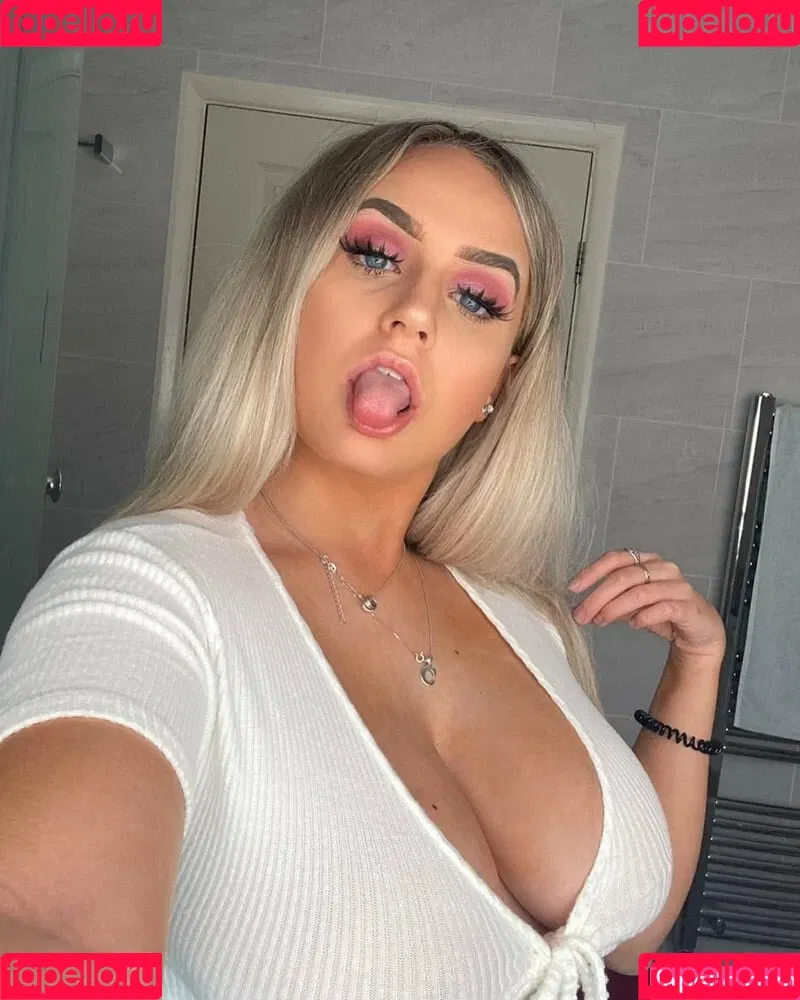Cerys Lilly Onlyfans Photo Gallery 