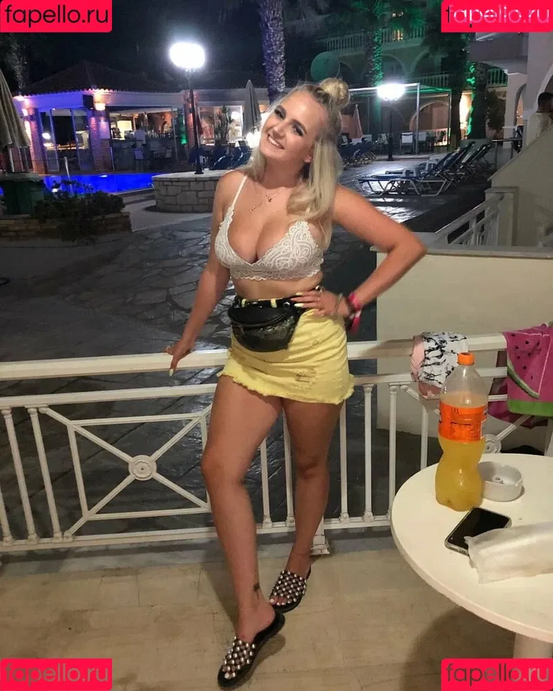 Cerys Lilly Onlyfans Photo Gallery 