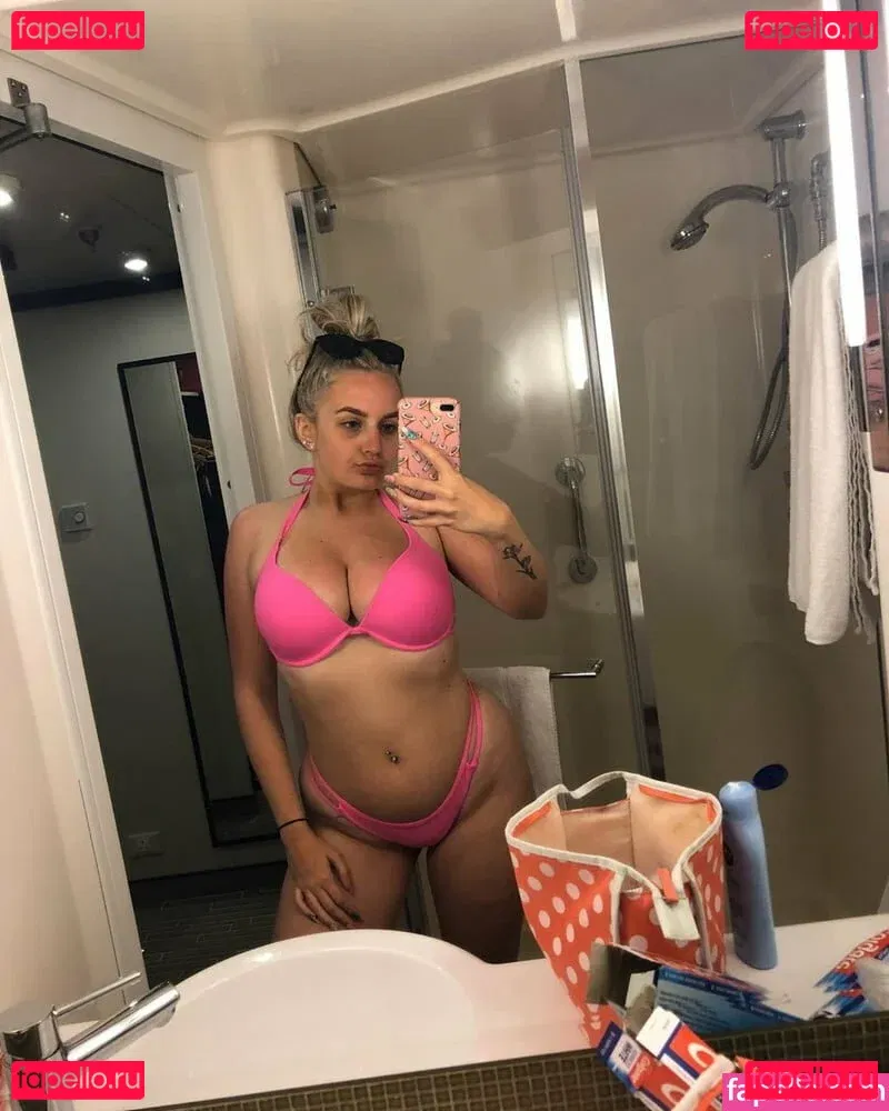 Cerys Lilly Onlyfans Photo Gallery 