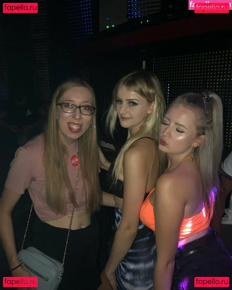 Cerys Lilly Onlyfans Photo Gallery 