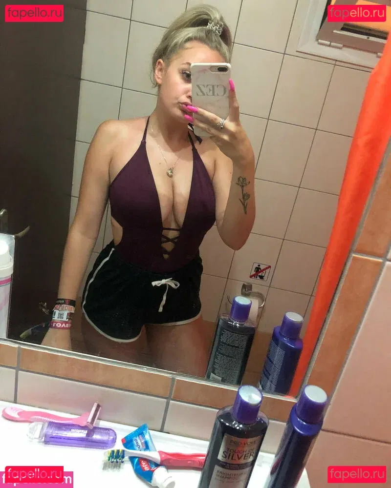 Cerys Lilly Onlyfans Photo Gallery 