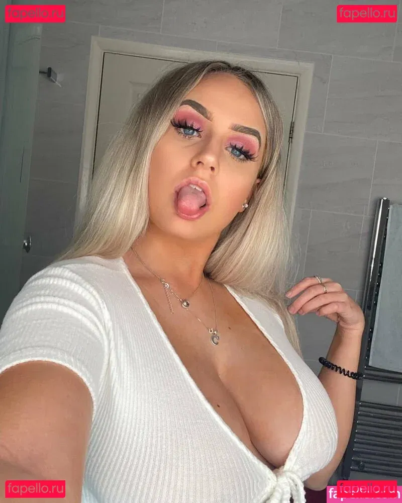 Cerys Lilly Onlyfans Photo Gallery 