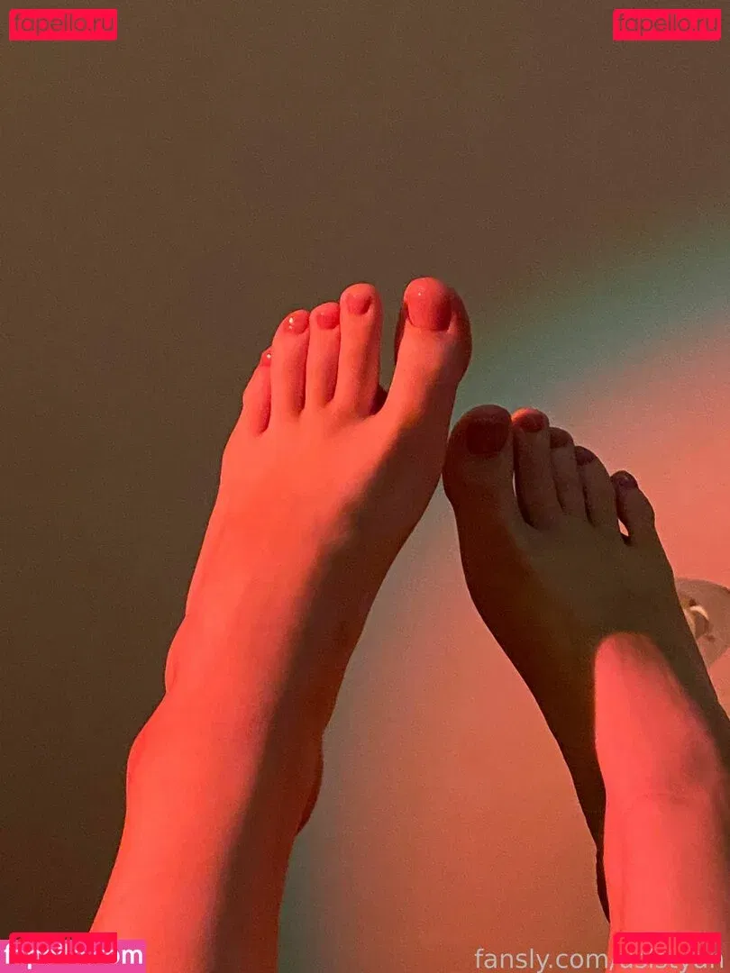 uslstyan Onlyfans Photo Gallery 