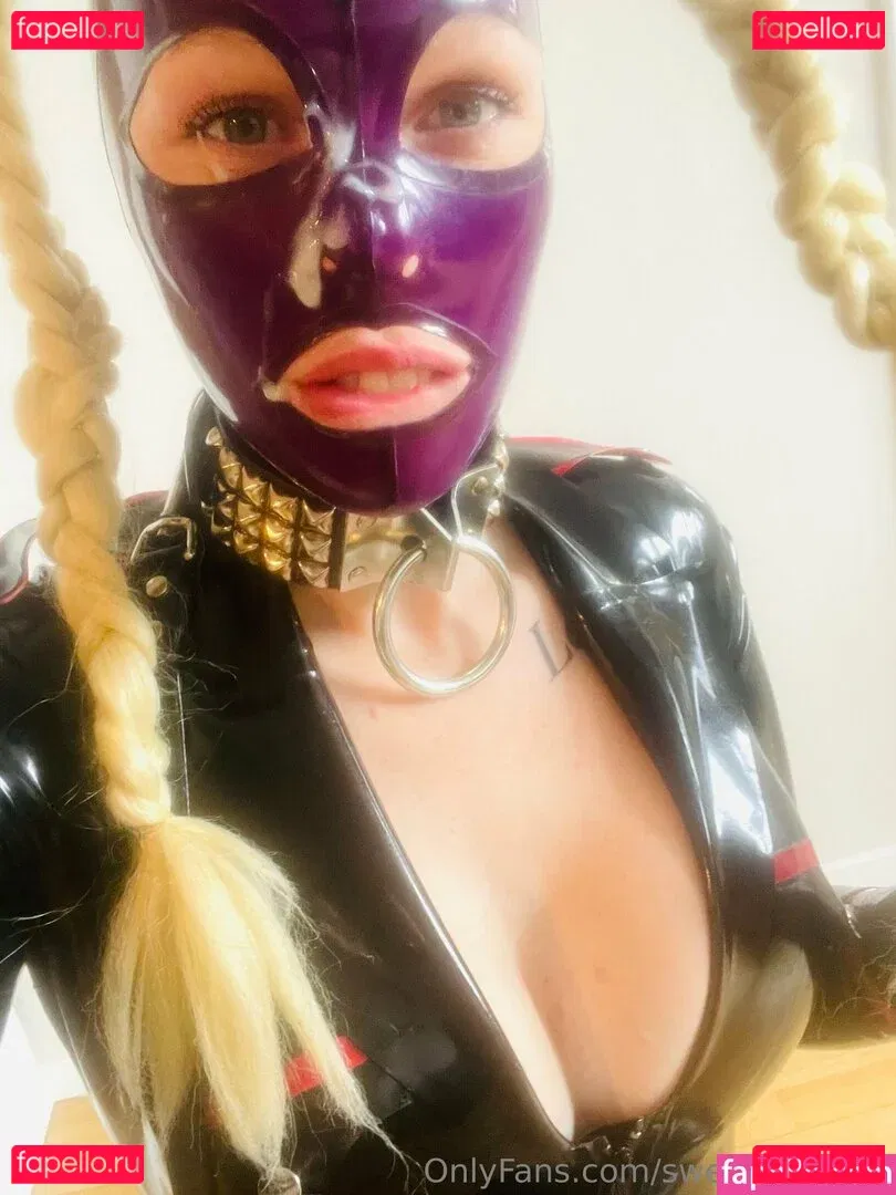 swerubberdoll Onlyfans Photo Gallery 