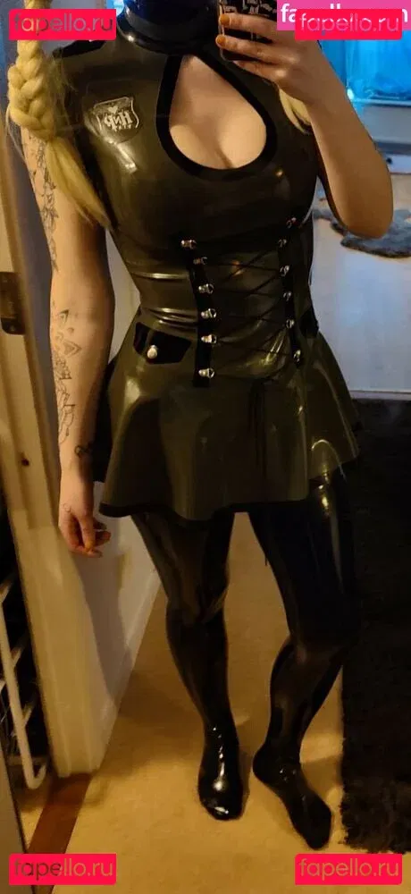 swerubberdoll Onlyfans Photo Gallery 