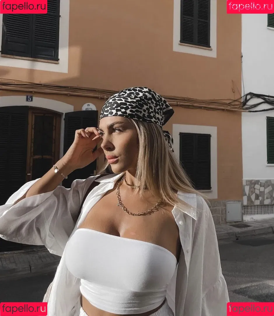 Lenaknk Onlyfans Photo Gallery 