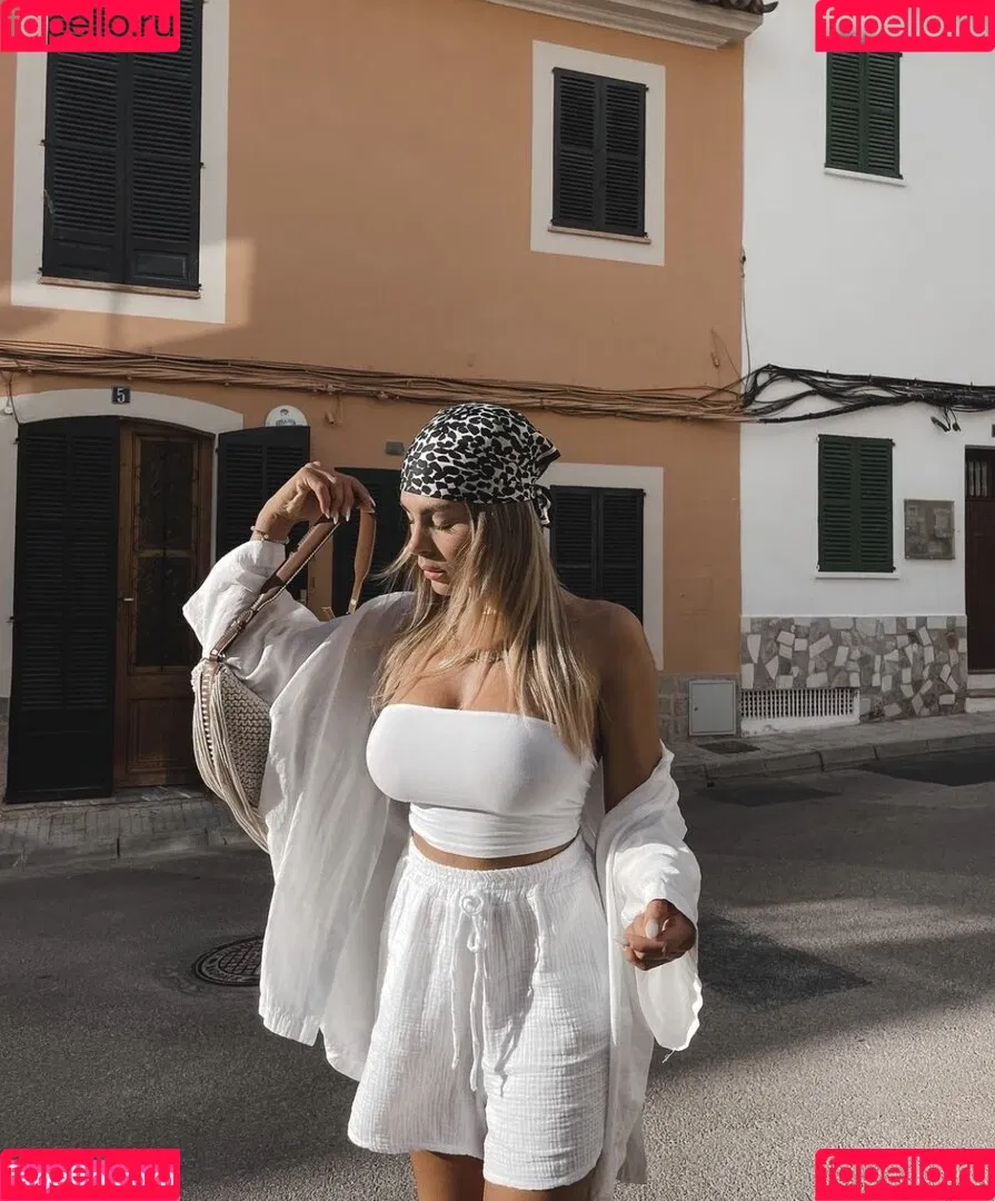 Lenaknk Onlyfans Photo Gallery 