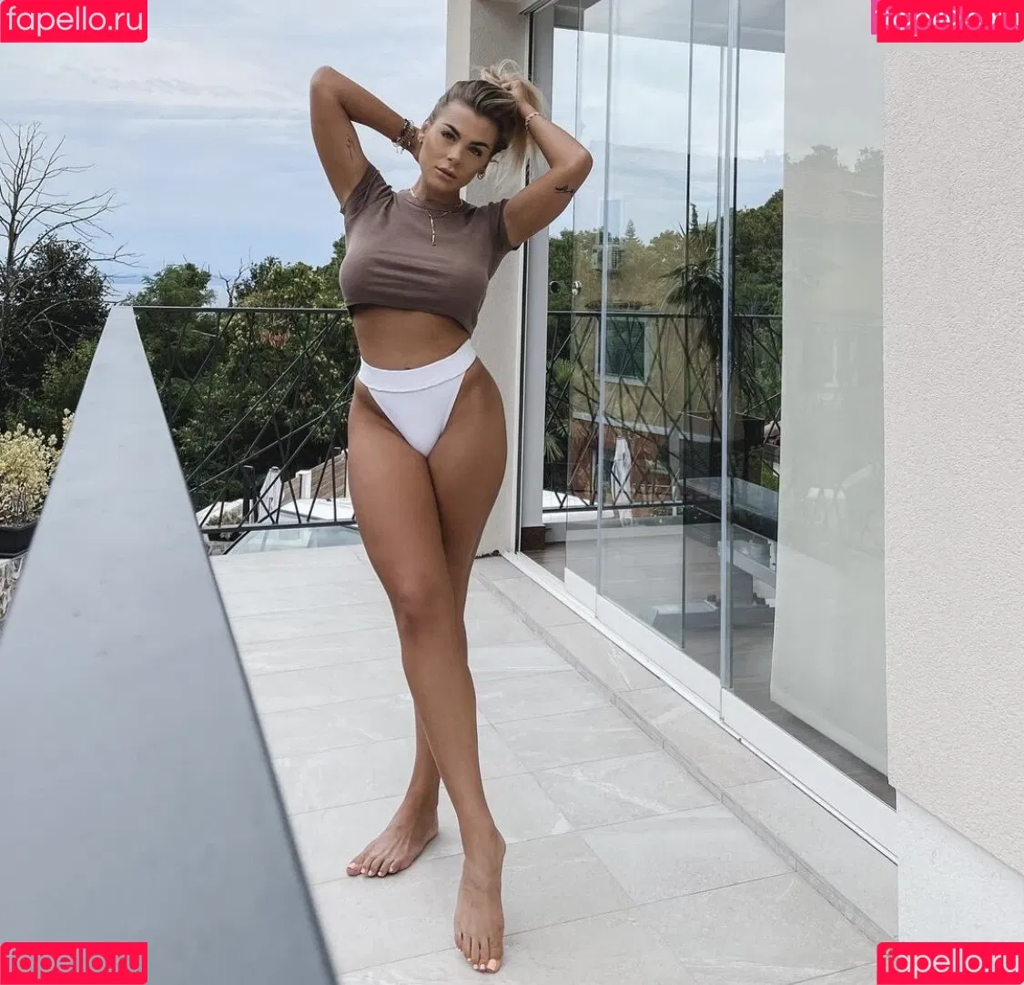Lenaknk Onlyfans Photo Gallery 