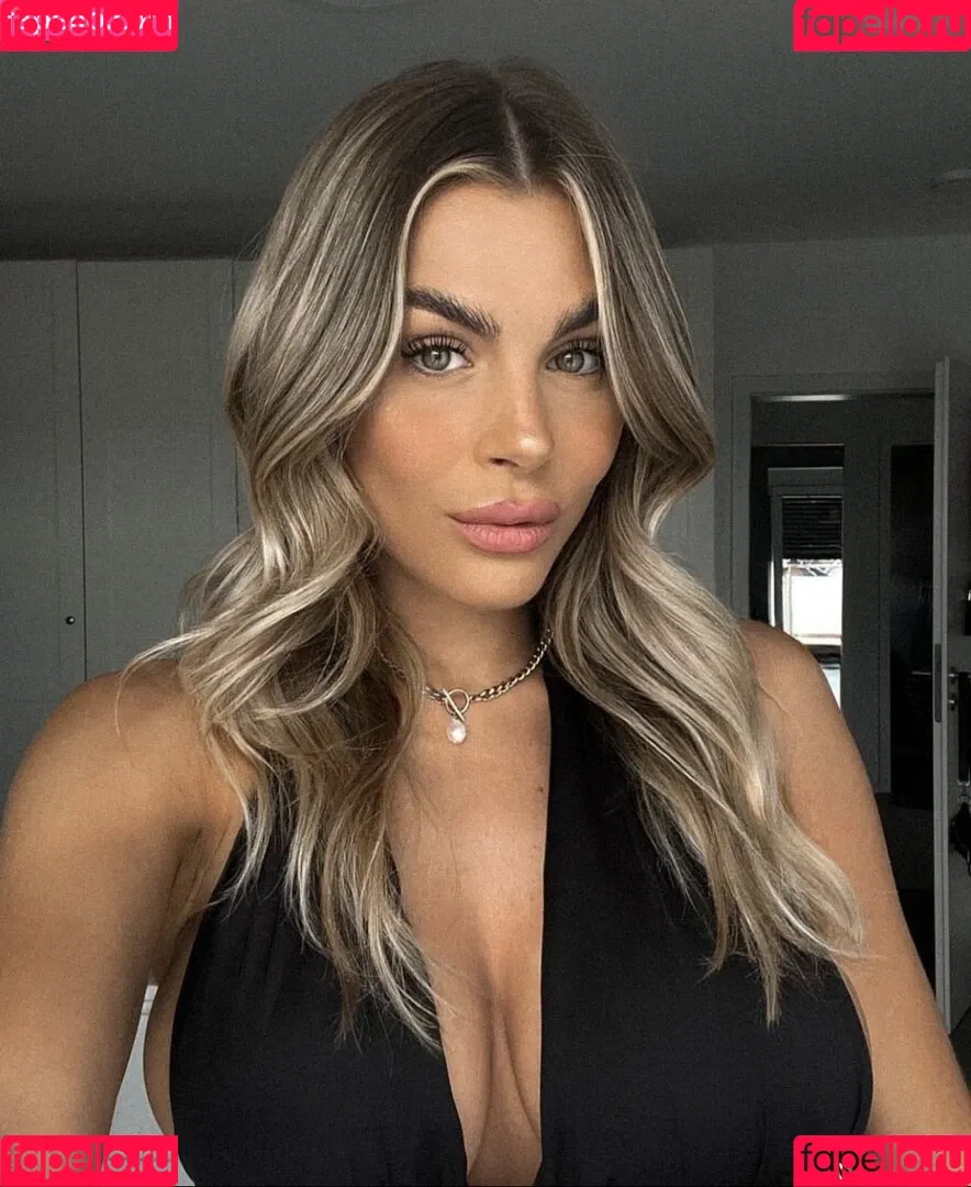 Lenaknk Onlyfans Photo Gallery 