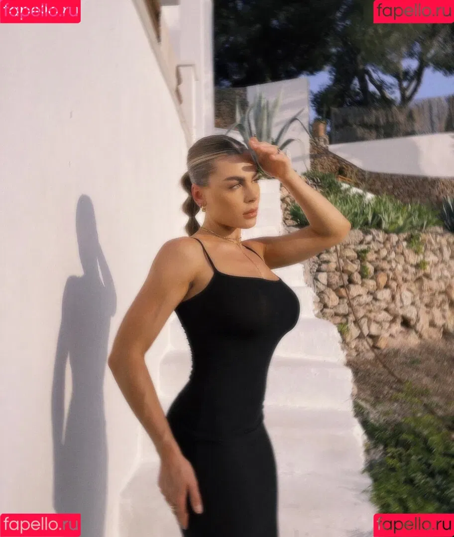 Lenaknk Onlyfans Photo Gallery 