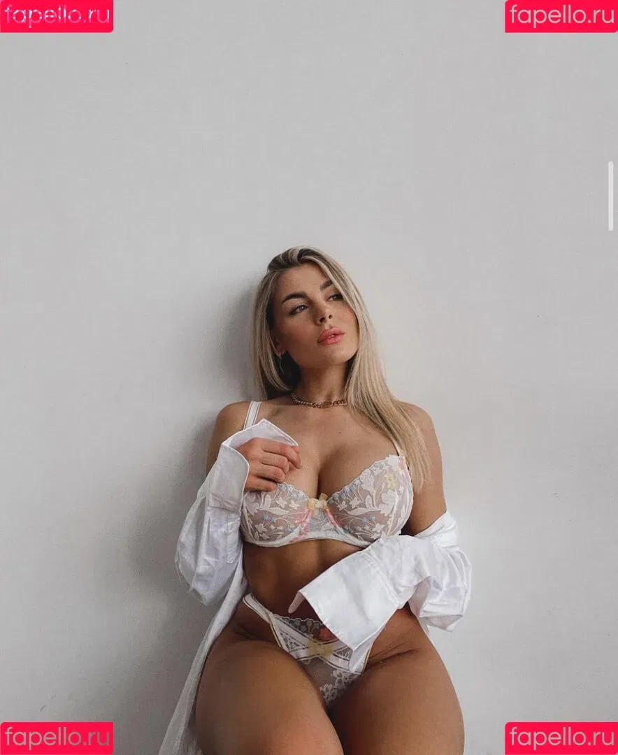 Lenaknk Onlyfans Photo Gallery 