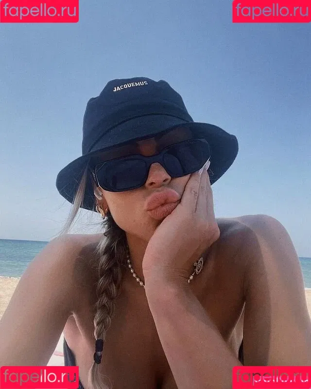 Lenaknk Onlyfans Photo Gallery 