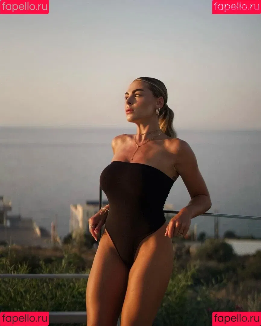Lenaknk Onlyfans Photo Gallery 