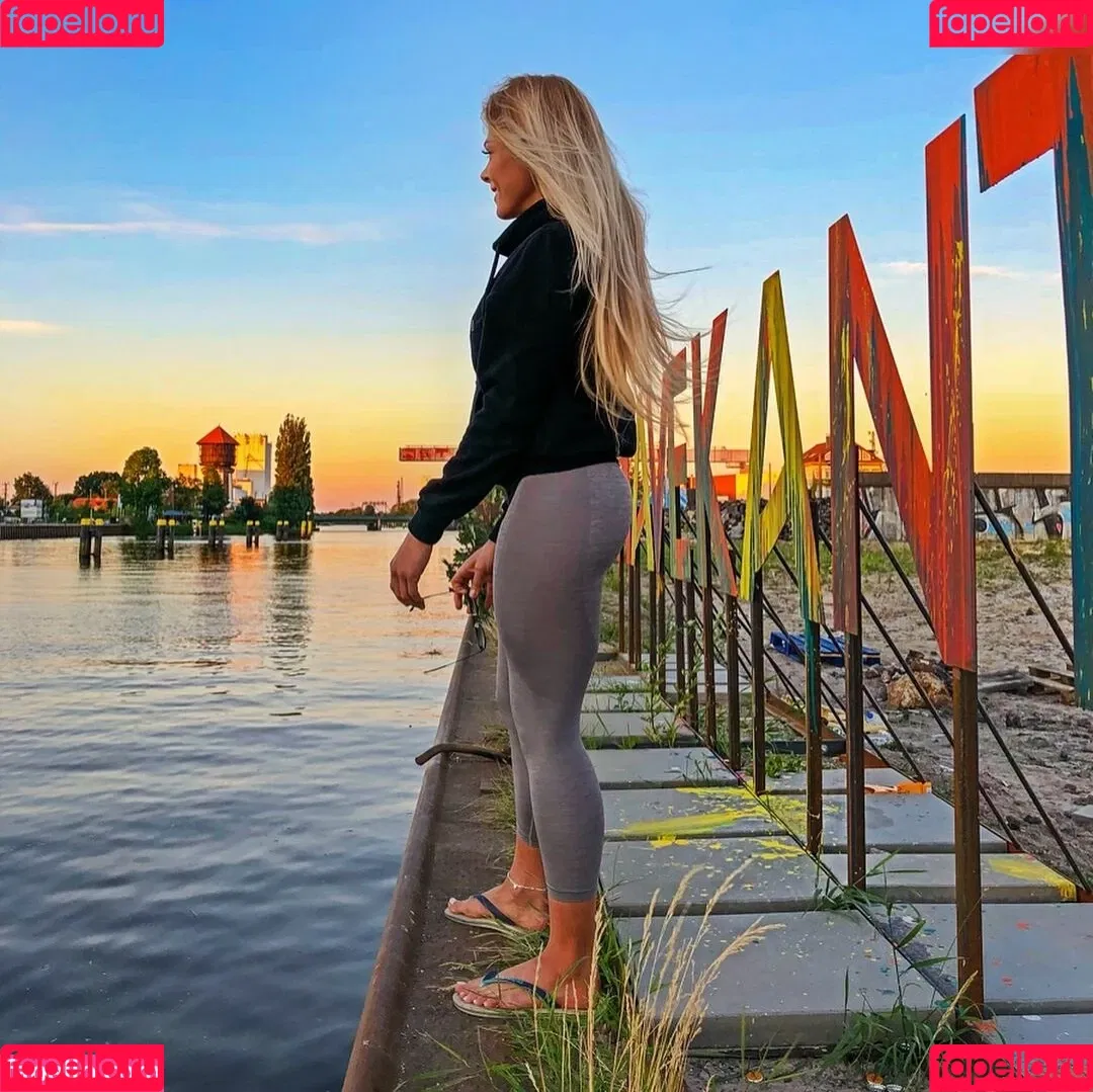 Lenaknk Onlyfans Photo Gallery 