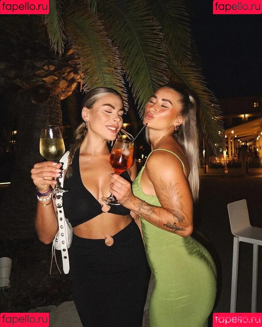 Lenaknk Onlyfans Photo Gallery 