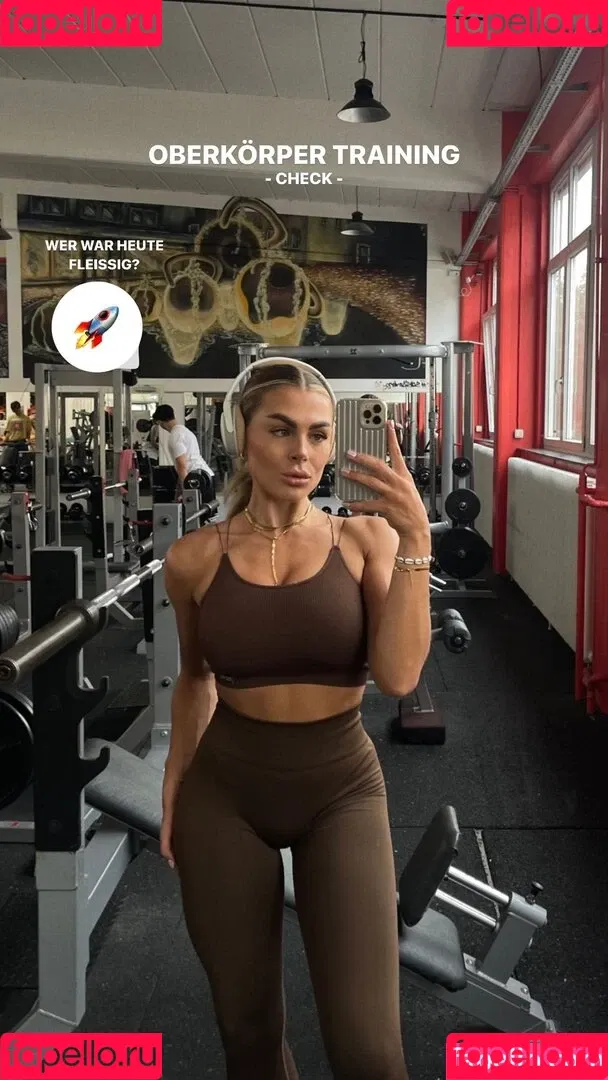 Lenaknk Onlyfans Photo Gallery 