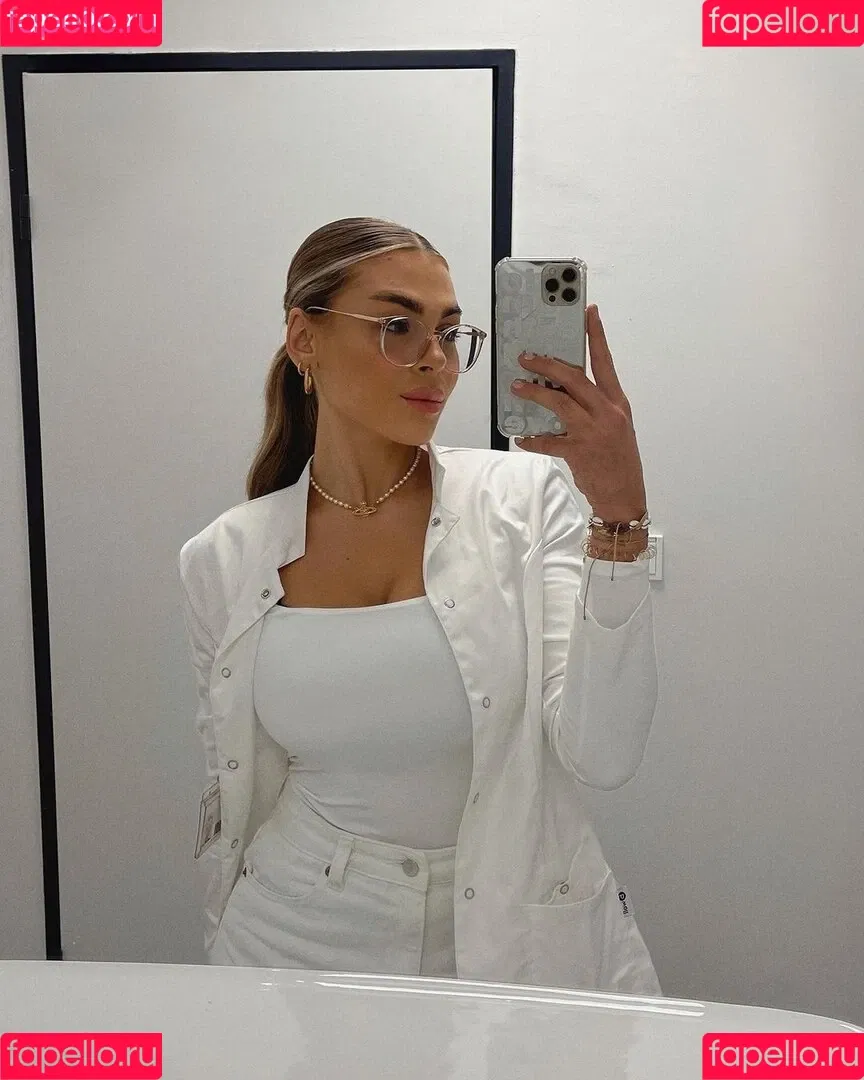 Lenaknk Onlyfans Photo Gallery 