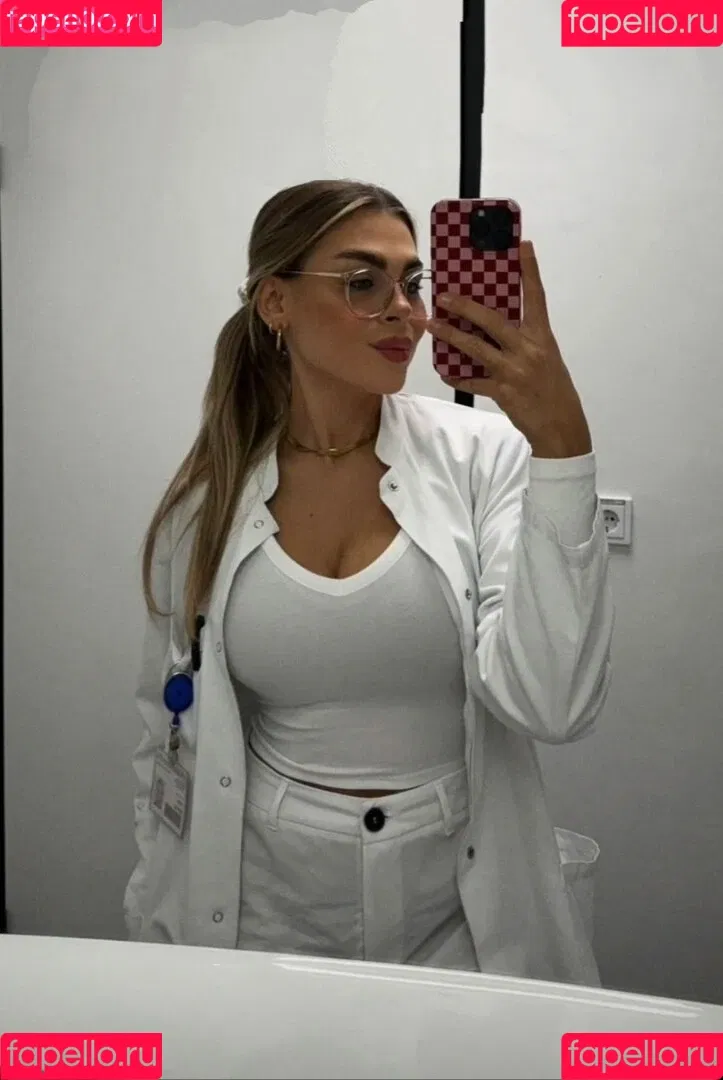 Lenaknk Onlyfans Photo Gallery 