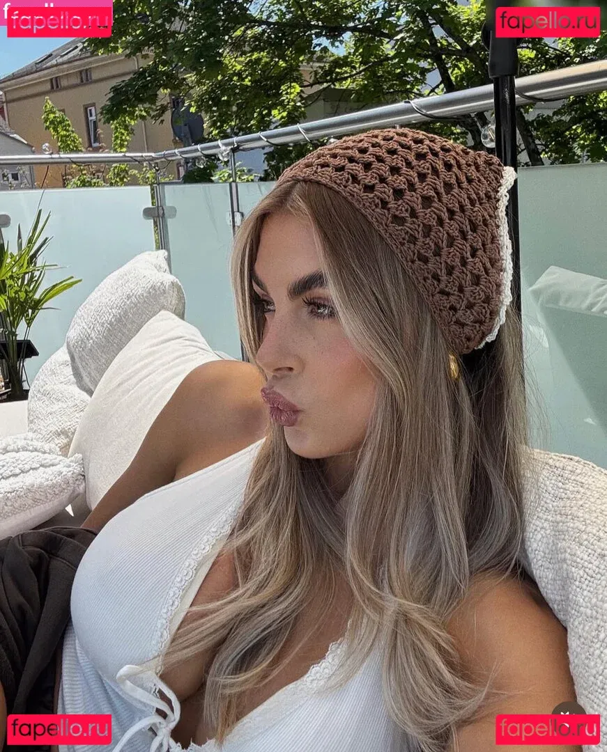 Lenaknk Onlyfans Photo Gallery 