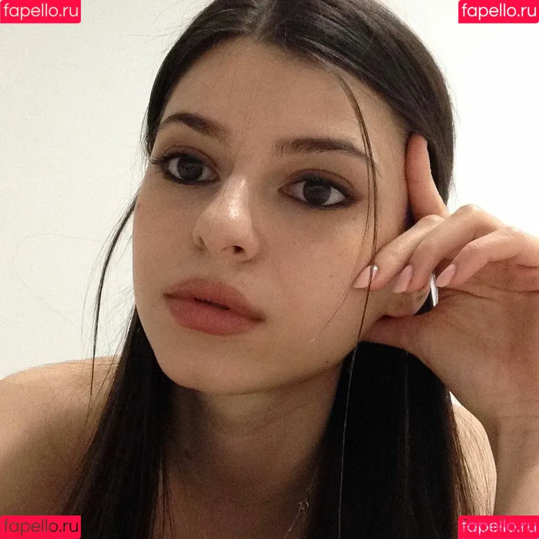 Raducu Mihaela Onlyfans Photo Gallery 
