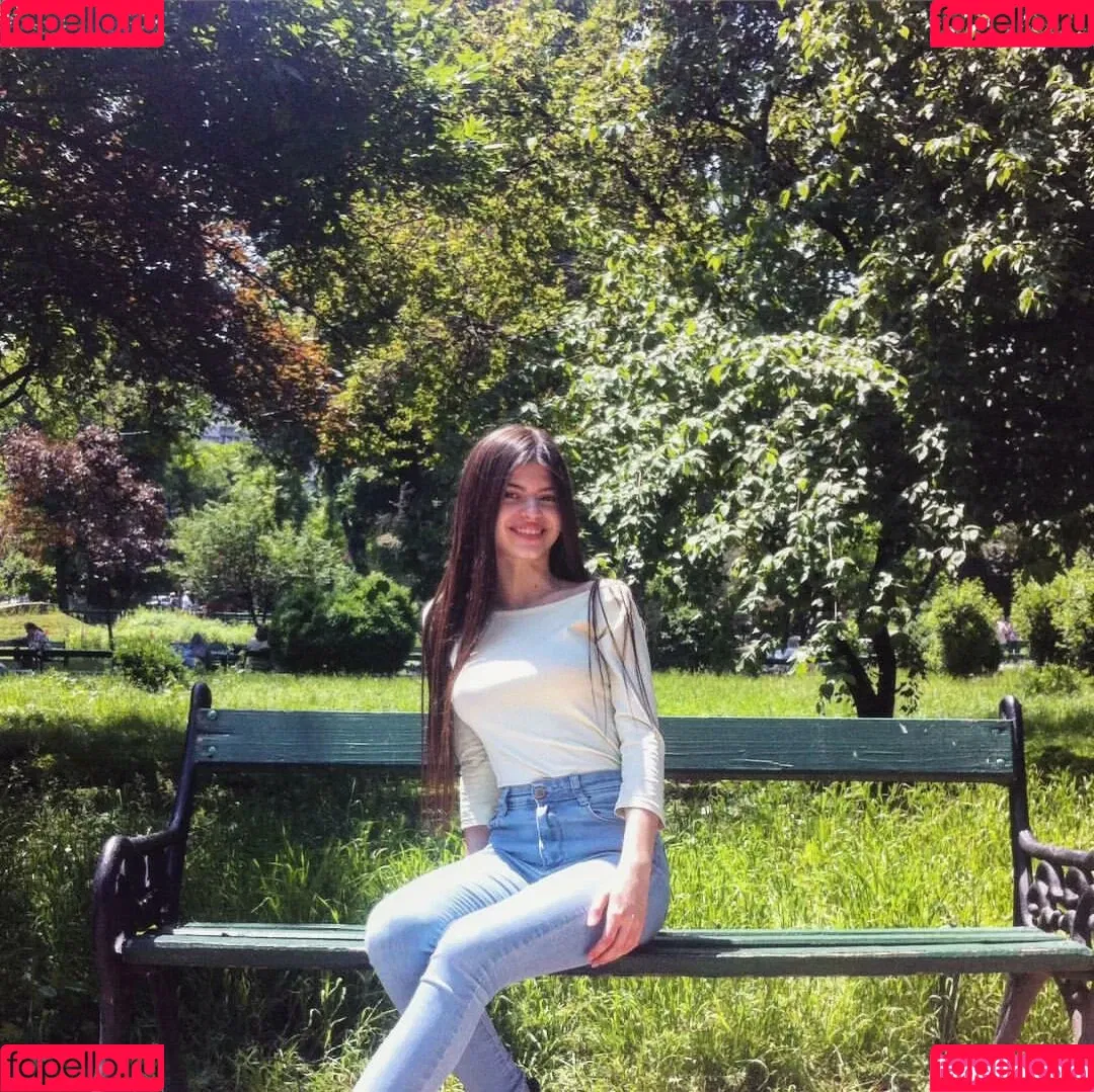 Raducu Mihaela Onlyfans Photo Gallery 
