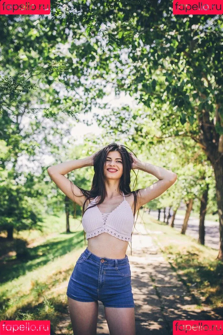Raducu Mihaela Onlyfans Photo Gallery 